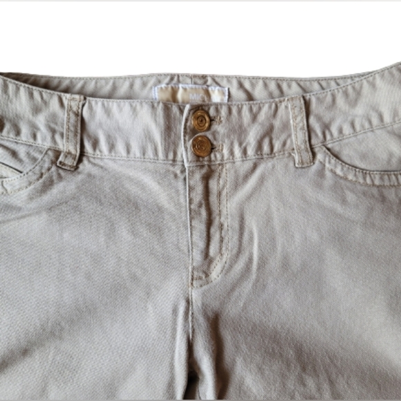MICHAEL KORS Tan Skinny Jeans, Double Gold Tone Button, Zip Closure - Picture 4 of 11